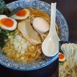 味玉煮干し中華そば大盛900円固め