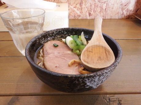 「ハーフらーめん（醤油のみ）」@らーめん山家 札幌店の写真