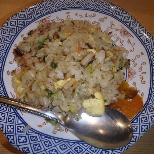 「煮干し醤油味玉入り(780円＋税)、Aセット(240円＋税)」@鶏そば 一休 八木店の写真