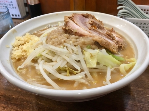 「冬季限定 味噌ラーメン 小 (ニンニク、ミゾレ) ¥850」@爆麺亭 所沢店の写真