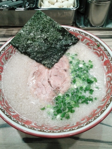 「ラーメン（750円）」@にんにくや 小金井店の写真