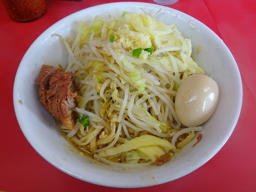「汁なしラーメン（650円）＋味付玉子　ニンニクカラメ」@ラーメン二郎 環七一之江店の写真