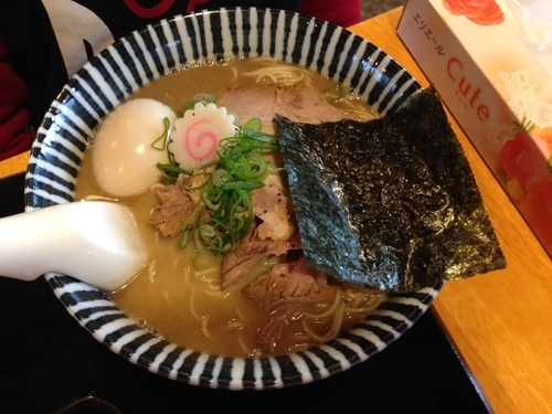 「極み中華そば」@豚骨中華そば おかわりやの写真