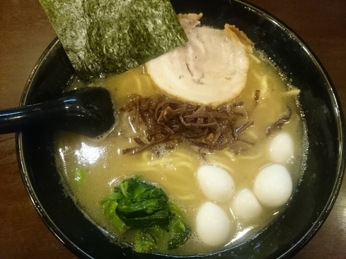 「豚骨醤油￥600＋うずら￥100＝￥700」@元祖 超豚骨家の写真