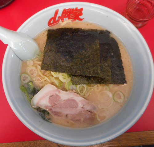 「醤油らーめん　６５０円」@山岡家 川島店の写真