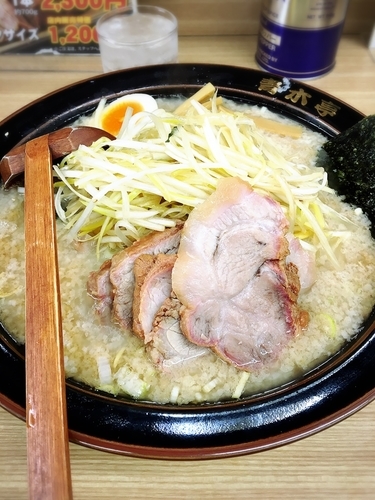 「定番(ネギチャーシュー麺) 醤油 中盛 脂多め」@ラーメン青木亭 八潮店の写真