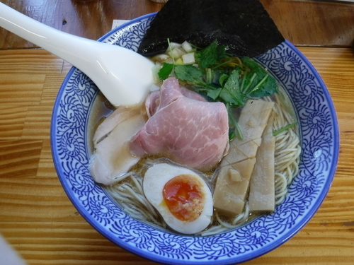 「煮干しそば 白醤油」@中華そば よしかわの写真