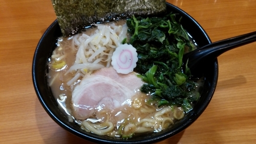 「ラーメンほうれん草まし」@横浜ラーメン てっぺん家 元住吉店の写真