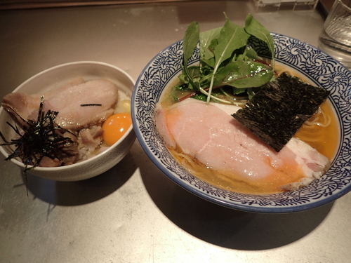 「サーモンヌードル(780円)」@豚骨一燈の写真