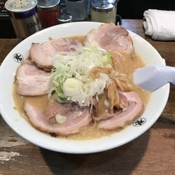 ミソ　ちゃーしゅー　麺ふつう　スープふつう　脂おおめ