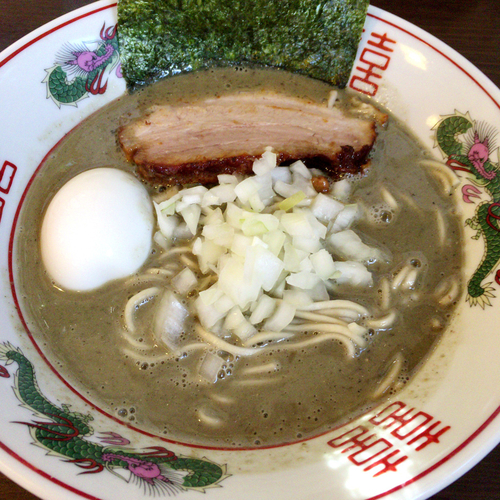「ペニーパイパン煮干そば（麺少なめ）　700円」@つけ麺 弥七の写真