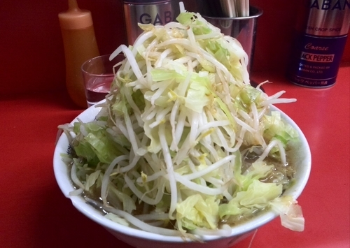 「小ラーメン700円 (麺少な目、ヤサイ・ニンニク・カラメ)」@ラーメン二郎 松戸駅前店の写真