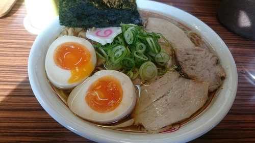 「特製醤油ラーメン 中盛り」@秋刀鮪だし 宣久の写真