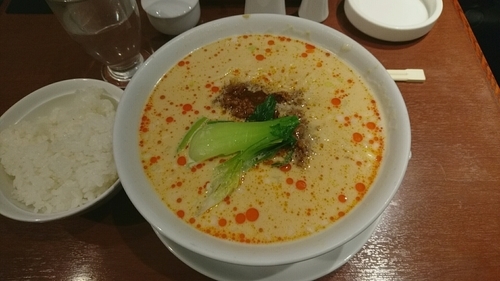 「担々麺_1080円」@美華園 新橋店の写真