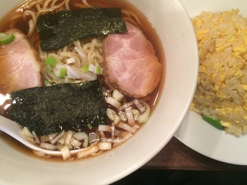 「ラーメン ＆ チャーハン定食  ¥880」@中華飯店 福龍門の写真