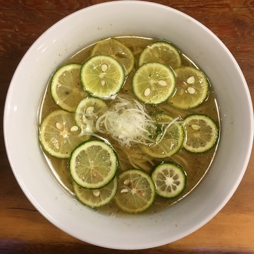 「すだち塩らー麺 (800円)」@らーめん工房 りょう花 束本店の写真
