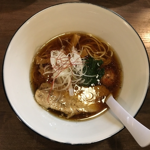 「媛っこ地鳥 醤油 soba 錦 (800円)」@らぁ麺BAR 錦 iwamotoの写真