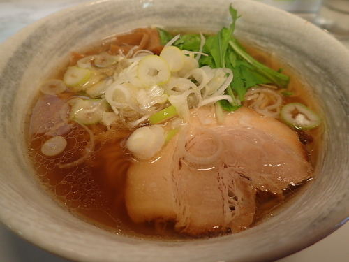 「秋刀魚だしらーめん（醤油）・並盛」@秋刀魚だし 黒船の写真