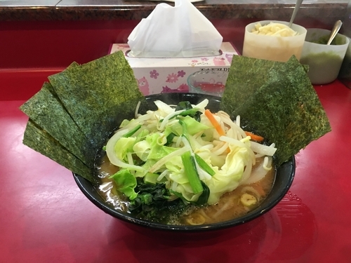 「チャーシューメン 野菜盛り」@杉田家 千葉祐光店の写真