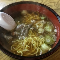 鳥もつラーメン¥550