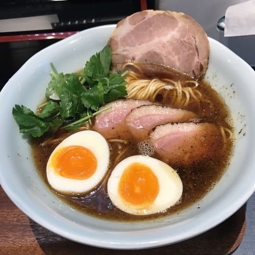 「にほんいち醤油そば（870円）」@麺巧 潮の写真