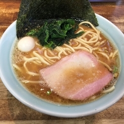 豚骨醤油らーめん