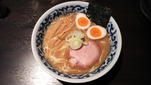 「煮玉子濃厚らー麺」@九段 斑鳩 市ヶ谷本店の写真