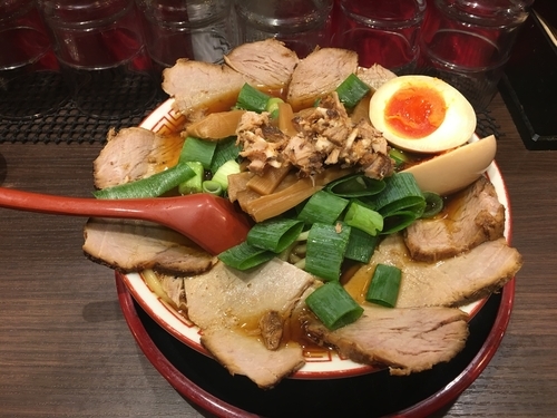 「チャーシュー麺 中盛」@麺屋7.5Hz 新橋店の写真
