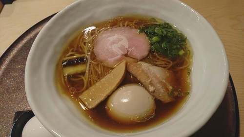 「醤油らぁ麺　味玉」@赤羽 山雄亭の写真