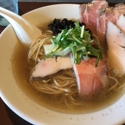 煮干しそば　白醤油　肉増し