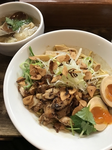 「油そば(ワンタンスープつき)」@らーめん チキントの写真