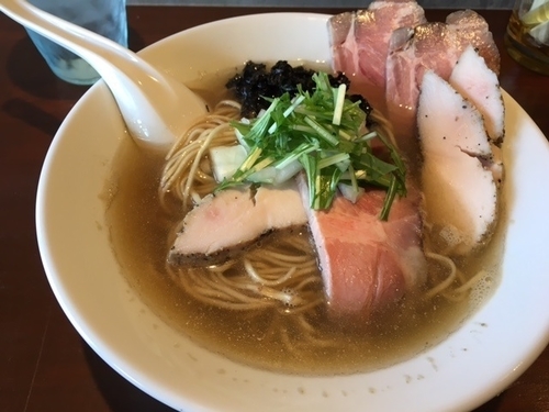 「煮干しそば　白醤油　肉増し」@中華蕎麦 志の写真