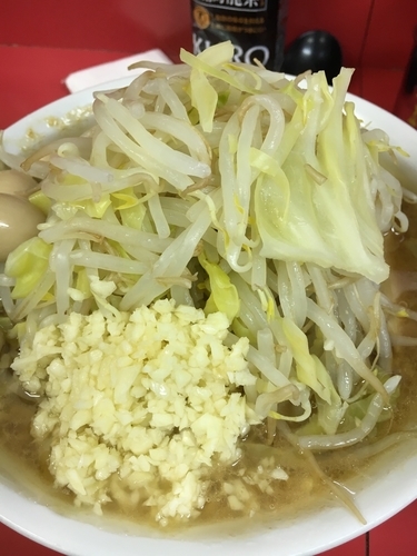 「小ラーメン➕うずら➕玉ネギ➕ニンニク」@ラーメン二郎 茨城守谷店の写真