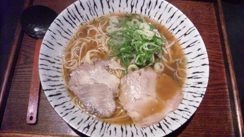 「しょうゆらーめん」@らーめん味華の写真