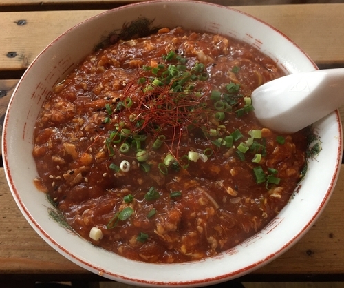 「唐ラーメン・2辛+小ライス(ランチ価格¥700+¥100)」@ラーメン三集の写真
