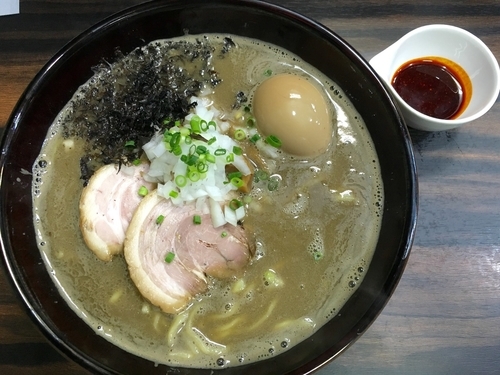 「濃縮煮干し醤油(中)＆味玉＆辛味(中)」@麺処 にそうの写真