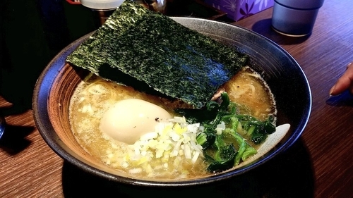「鴨脂豚骨ラーメン」@（肉）並商の写真