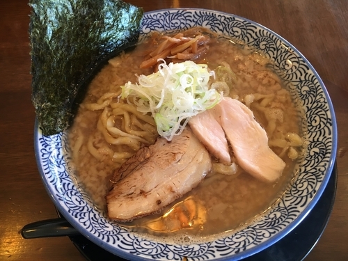 「背脂のこく煮干ラーメン 大盛」@千葉房総 麺のマルタイの写真