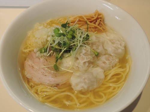 「肉わんたん麺（白だし）」@らぁ麺 ひなたの写真