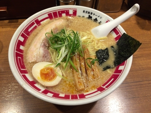 「東京豚骨ラーメン」@屯ちん 池袋本店の写真