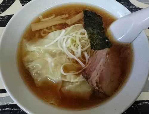 「ワンタンメン（昔ながらスープ、平打麺）」@寺カフェ 中華そば水加美の写真