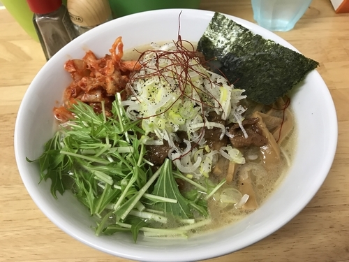 「ケイヒ•モツ☆鶏白湯〜キムチを添えて 1,000円」@中華そば 蒼穹の写真