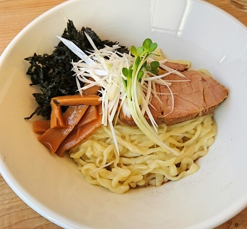 「油そば・並600　岩のり100　生卵50」@The Noodles & Saloon Kiriyaの写真