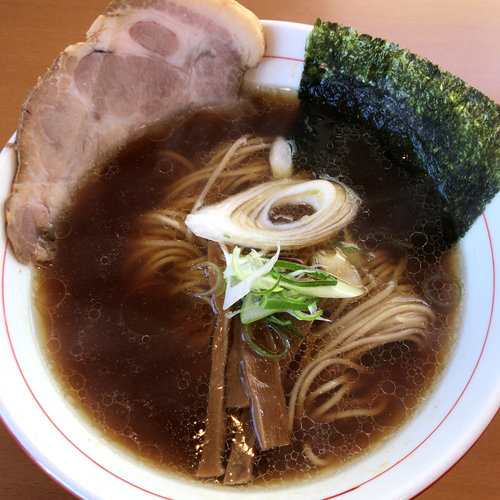「ラーメン（阿波尾鶏と丸鶏のスープ）780円」@らーめん マル汁屋の写真