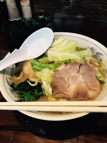「キャベツラーメン850円+味玉100円」@横浜家系ラーメン 中島家の写真