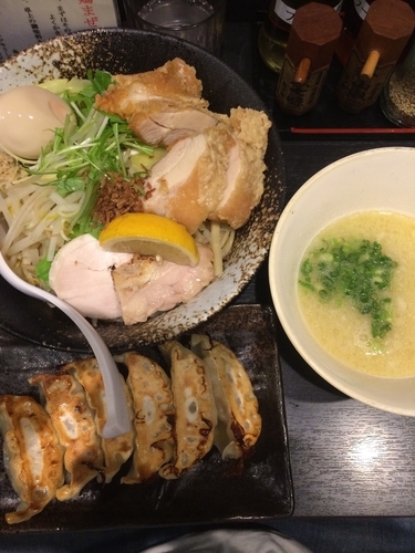 「ガッツリ濃厚鶏つけ麺(鶏白湯スープ)+鶏餃子」@麺屋武一 初台店の写真