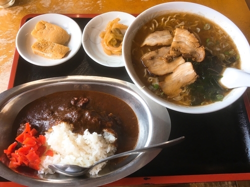 「ラーメンとミニカレーライス」@梅喜の写真