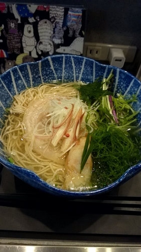 「海    魚海香る塩そば」@ラーメンクワトロの写真