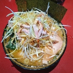 ネギチャーシューメン（￥890）+うずら（￥70）