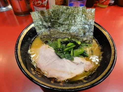 「ラーメン690円　硬め濃いめ」@家系総本山 ラーメン吉村家の写真